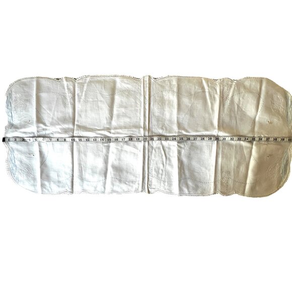 White Linen Table Runner Embroidered Swans Crocheted Edges 41x16 Wedding Dresser - Picture 1 of 11